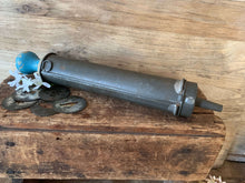 Load image into Gallery viewer, Vintage Biscuit Press