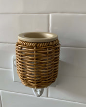 Load image into Gallery viewer, Wicker Pluggable Melt Warmer
