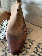 Load image into Gallery viewer, Pair of Original Shoe lasts- Adult Size 5-7