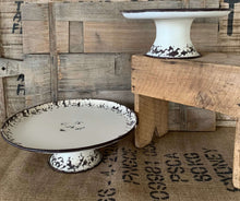 Load image into Gallery viewer, Chippy Stand/Riser