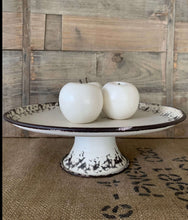 Load image into Gallery viewer, Chippy Stand/Riser