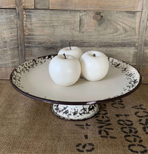 Load image into Gallery viewer, Chippy Stand/Riser