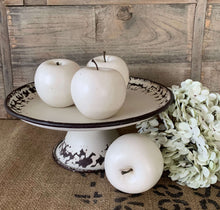 Load image into Gallery viewer, Chippy Stand/Riser