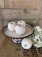 Load image into Gallery viewer, Chippy Stand/Riser