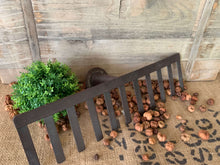 Load image into Gallery viewer, Rake Head Peg Rail