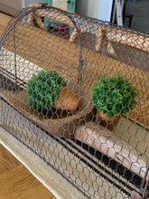 Load image into Gallery viewer, Wire Table Dome/Cloche'