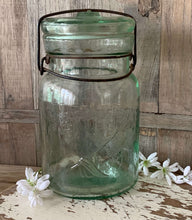 Load image into Gallery viewer, Large Antique Federal Fruit Jar (Qrt)