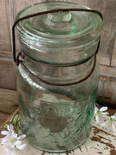 Load image into Gallery viewer, Large Antique Federal Fruit Jar (Qrt)
