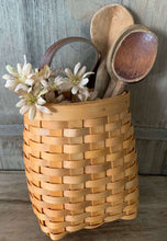 Load image into Gallery viewer, Shaker Style Wall Basket