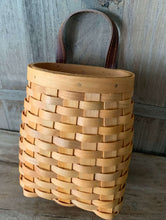 Load image into Gallery viewer, Shaker Style Wall Basket
