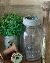 Load image into Gallery viewer, Mason Jar 'FROG" Lid - Galvanised