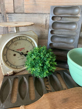 Load image into Gallery viewer, Old Kande Baking Pans/Pastry Moulds