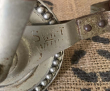 Load image into Gallery viewer, Vintage SWIFT WHIP Egg/ Hand Beater