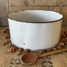 Load image into Gallery viewer, Rustic Enamel Cake Tin