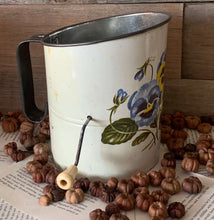 Load image into Gallery viewer, Vintage "Willow" Brand Sifter