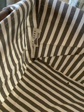 Load image into Gallery viewer, Rae Dunn “FARM FRESH” Baskets