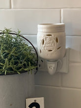 Load image into Gallery viewer, Home Sweet Home Pluggable Melt Warmer