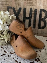 Load image into Gallery viewer, Pair of Original Shoe lasts- Childrens Size