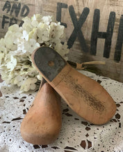 Load image into Gallery viewer, Pair of Original Shoe lasts- Childrens Size