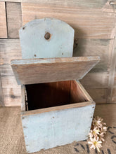Load image into Gallery viewer, Rustic Blue Vintage Timber Box/Salt Pig
