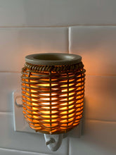 Load image into Gallery viewer, Wicker Pluggable Melt Warmer
