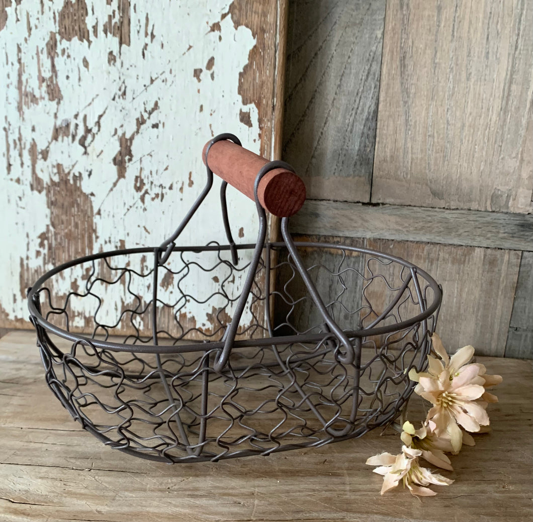 Small Farmhouse Wire basket with Timber Handle