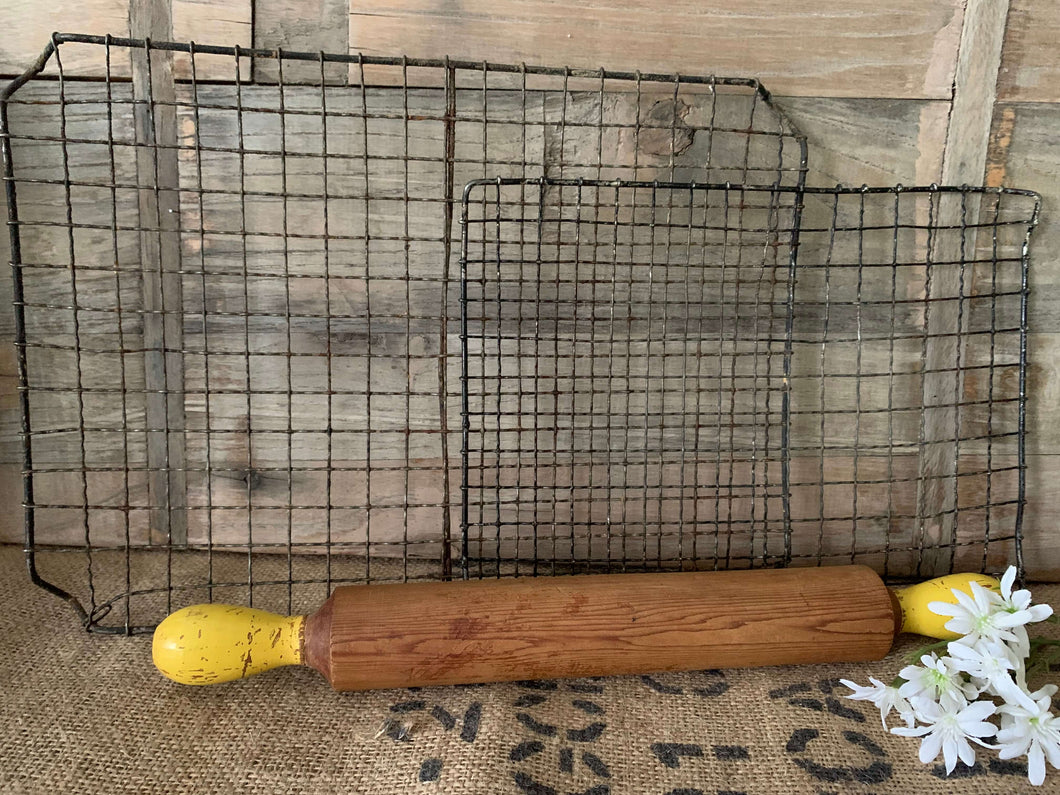 Vintage Rippled Wire Cooling Rack