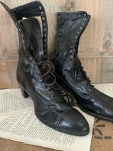 Load image into Gallery viewer, Old Black Leather Boots
