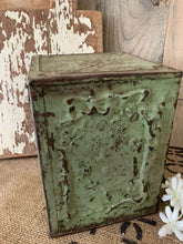 Load image into Gallery viewer, Old Green Tea Tin
