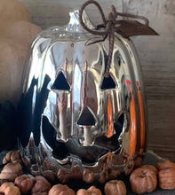 Load image into Gallery viewer, Jack-o-lantern with Scented Sachet
