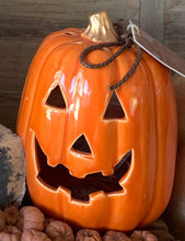 Load image into Gallery viewer, Jack-o-lantern with Scented Sachet
