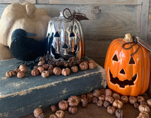 Load image into Gallery viewer, Jack-o-lantern with Scented Sachet
