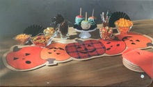 Load image into Gallery viewer, Pumpkin Table Runner
