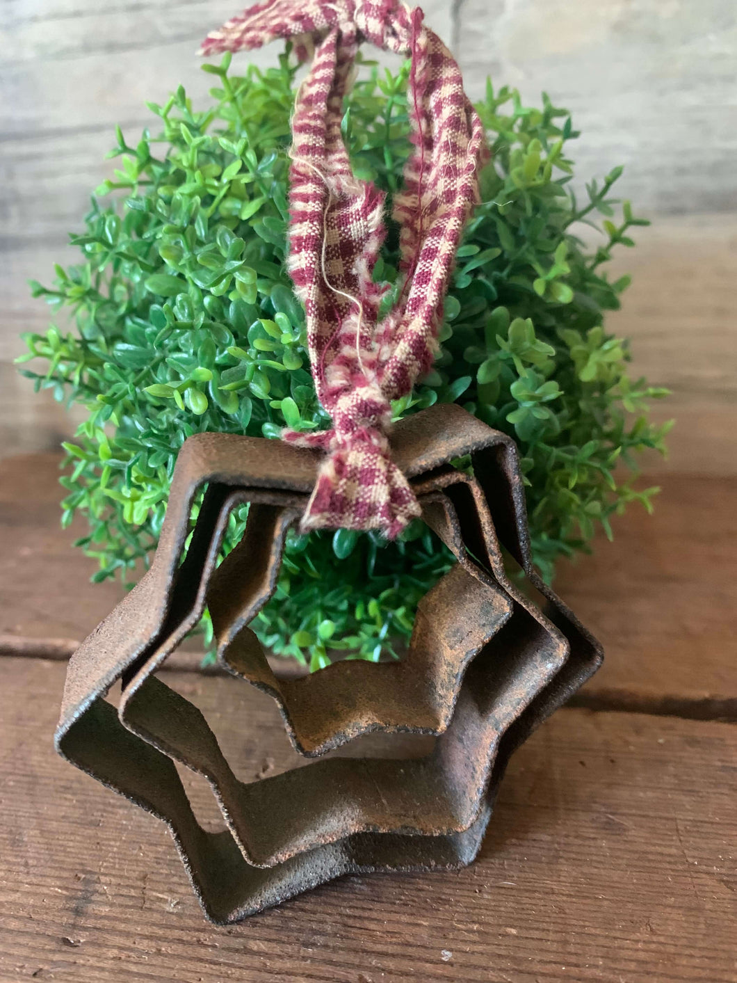 Rusty Hanging Cutters