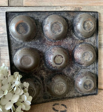 Load image into Gallery viewer, Old Willow Patty Cake Pan &amp; Kande Grater
