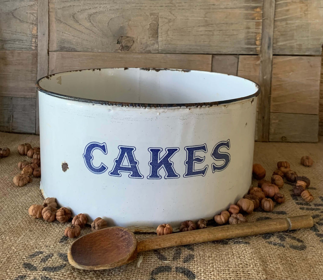 Rustic Enamel Cake Tin