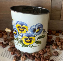 Load image into Gallery viewer, Vintage &quot;Willow&quot; Brand Sifter
