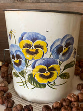 Load image into Gallery viewer, Vintage &quot;Willow&quot; Brand Sifter
