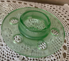 Load image into Gallery viewer, Collectable Depression Glass Flower "Frogs"
