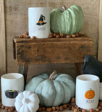 Load image into Gallery viewer, Rae Dunn Halloween “Spooky” 13.2oz candle - Pumpkin Pie
