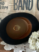 Load image into Gallery viewer, Victorian Top Hat and Leather Hat box
